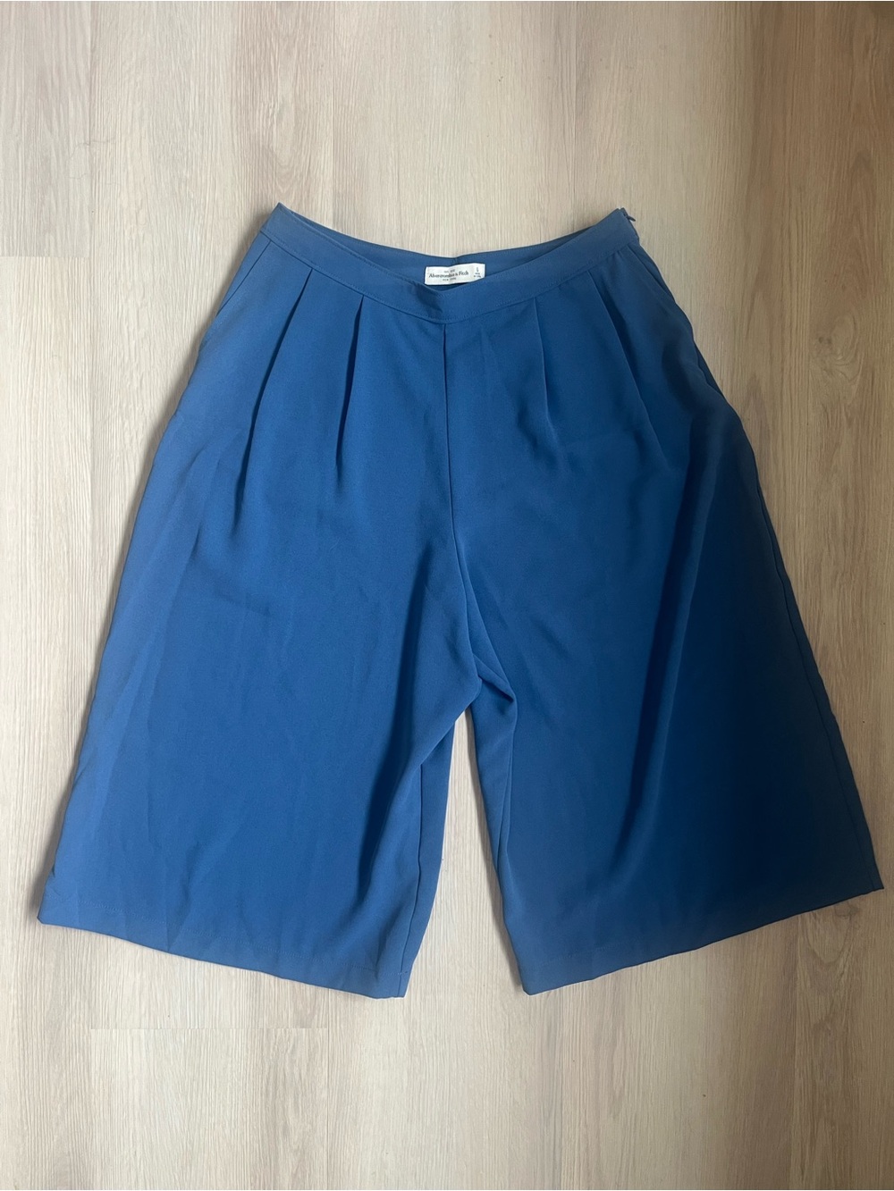 Abercrombie & Fitch Blue Pleated Women's Wide Leg Flowy Culottes